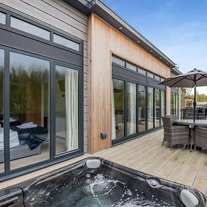 Woodhall Country Park Lodges